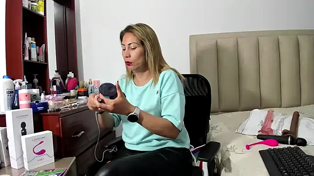 Chloemiller89 online show from December 16, 11:07 pm