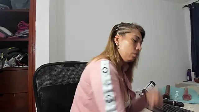 Chloemiller89 online show from March 14, 8:06 pm