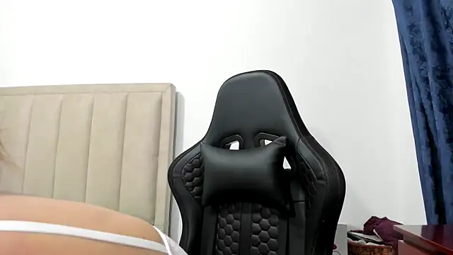 Chloemiller89 online show from September 13, 12:21 am