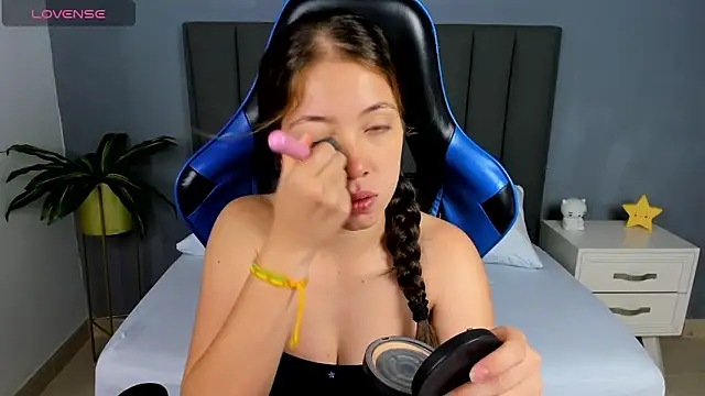 Snapshot of nataly_rodri chatting on January 17, 12:10 pm nataly rodri online show from January 17, 12:10 pm