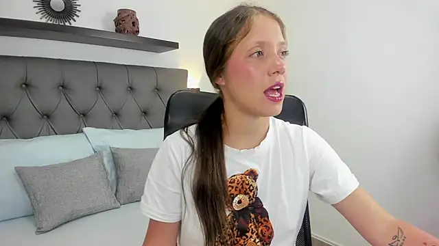 Snapshot of nataly_rodri chatting on October 20, 7:36 pm nataly rodri online show from October 20, 7:36 pm