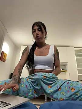 missdirtyhot  online show from February 8, 7:05 pm