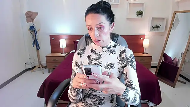 Kristen Garner online show from February 2, 12:19 am