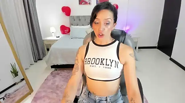 Kristen Garner online show from February 17, 7:53 pm