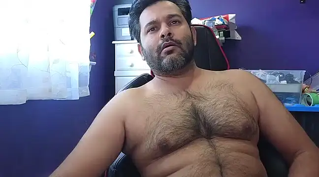 Snapshot of Sakhtlaundaz chatting on December 2, 3:03 pm Sakhtlaundaz online show from December 2, 3:03 pm