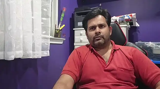 Snapshot of Sakhtlaundaz chatting on December 5, 1:58 am Sakhtlaundaz online show from December 5, 1:58 am