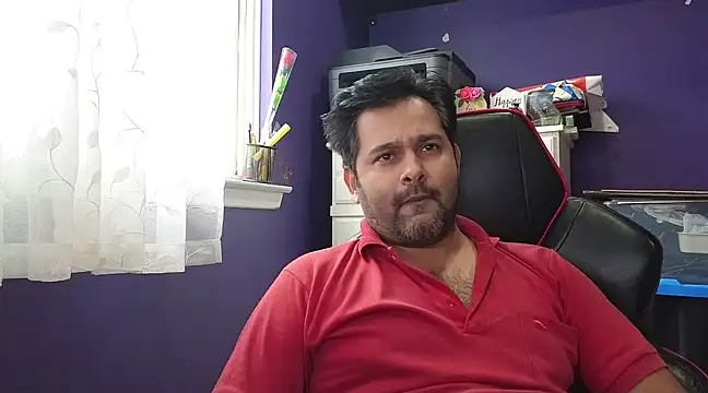 Snapshot of Sakhtlaundaz chatting on December 7, 7:43 pm Sakhtlaundaz online show from December 7, 7:43 pm