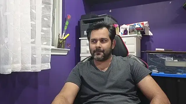 Snapshot of Sakhtlaundaz chatting on December 14, 11:56 pm Sakhtlaundaz online show from December 14, 11:56 pm