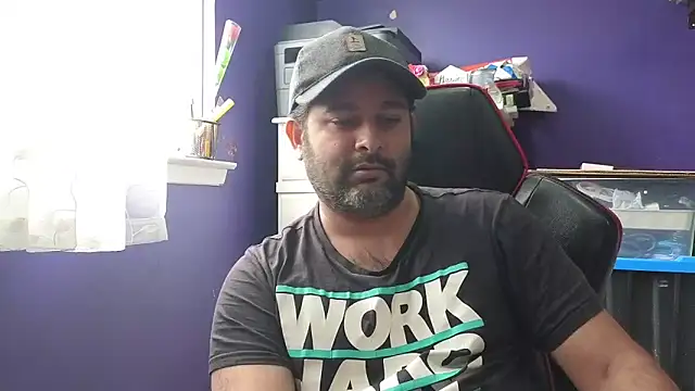 Snapshot of Sakhtlaundaz chatting on January 6, 5:16 pm Sakhtlaundaz online show from January 6, 5:16 pm