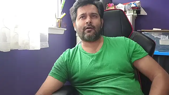 Snapshot of Sakhtlaundaz chatting on January 7, 4:37 pm Sakhtlaundaz online show from January 7, 4:37 pm