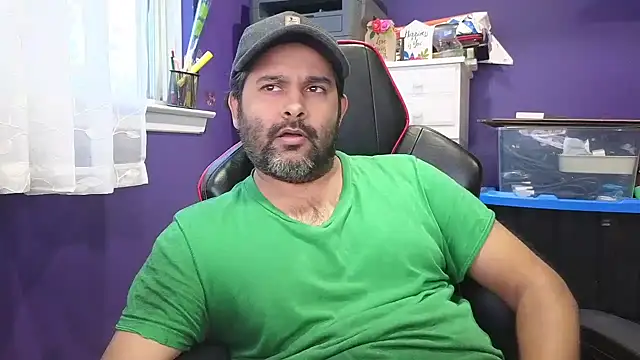 Snapshot of Sakhtlaundaz chatting on January 10, 9:53 pm Sakhtlaundaz online show from January 10, 9:53 pm