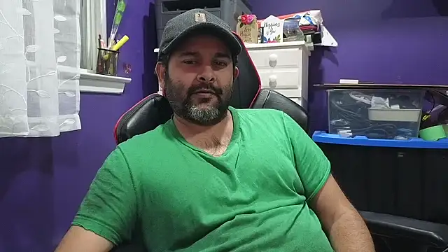 Snapshot of Sakhtlaundaz chatting on January 12, 6:17 am Sakhtlaundaz online show from January 12, 6:17 am