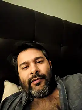 Snapshot of Sakhtlaundaz chatting on January 19, 5:58 am Sakhtlaundaz online show from January 19, 5:58 am