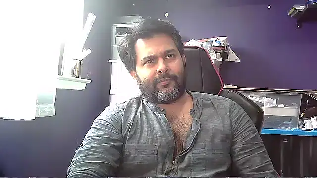 Snapshot of Sakhtlaundaz chatting on January 19, 5:07 pm Sakhtlaundaz online show from January 19, 5:07 pm