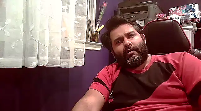 Snapshot of Sakhtlaundaz chatting on February 3, 11:15 pm Sakhtlaundaz online show from February 3, 11:15 pm