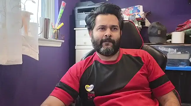 Snapshot of Sakhtlaundaz chatting on February 6, 2:58 pm Sakhtlaundaz online show from February 6, 2:58 pm