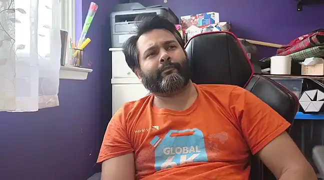 Snapshot of Sakhtlaundaz chatting on February 14, 5:03 pm Sakhtlaundaz online show from February 14, 5:03 pm