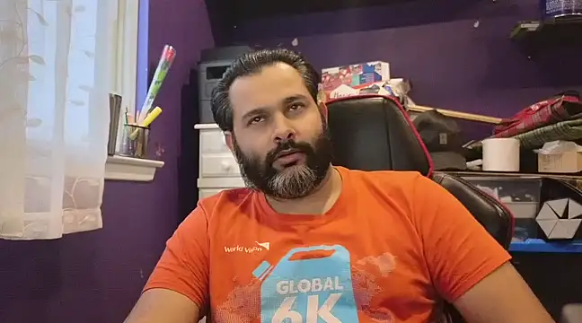 Snapshot of Sakhtlaundaz chatting on February 15, 10:10 pm Sakhtlaundaz online show from February 15, 10:10 pm