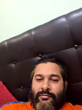 Snapshot of Sakhtlaundaz chatting on February 17, 2:31 am Sakhtlaundaz online show from February 17, 2:31 am