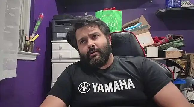 Snapshot of Sakhtlaundaz chatting on February 18, 1:54 am Sakhtlaundaz online show from February 18, 1:54 am