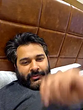 Snapshot of Sakhtlaundaz chatting on February 25, 11:08 am Sakhtlaundaz online show from February 25, 11:08 am