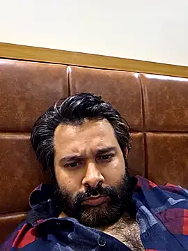 Snapshot of Sakhtlaundaz chatting on February 26, 5:28 pm Sakhtlaundaz online show from February 26, 5:28 pm