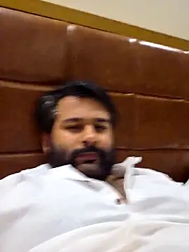 Snapshot of Sakhtlaundaz chatting on February 27, 1:28 pm Sakhtlaundaz online show from February 27, 1:28 pm