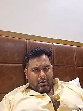 Snapshot of Sakhtlaundaz chatting on March 8, 10:32 am Sakhtlaundaz online show from March 8, 10:32 am