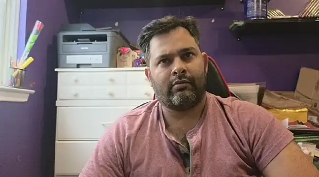 Snapshot of Sakhtlaundaz chatting on March 17, 12:46 pm Sakhtlaundaz online show from March 17, 12:46 pm