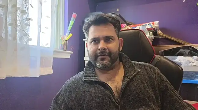 Snapshot of Sakhtlaundaz chatting on March 21, 8:08 pm Sakhtlaundaz online show from March 21, 8:08 pm