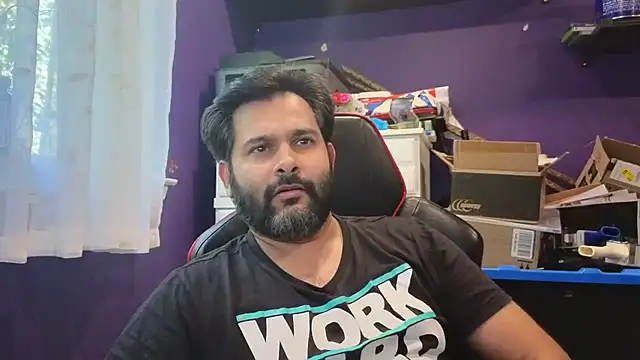 Snapshot of Sakhtlaundaz chatting on September 11, 8:42 pm Sakhtlaundaz online show from September 11, 8:42 pm