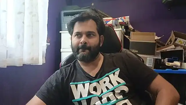 Snapshot of Sakhtlaundaz chatting on September 12, 7:36 pm Sakhtlaundaz online show from September 12, 7:36 pm