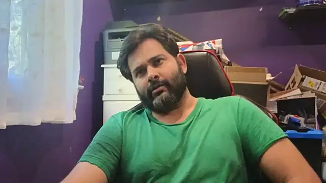 Snapshot of Sakhtlaundaz chatting on September 16, 8:43 pm Sakhtlaundaz online show from September 16, 8:43 pm