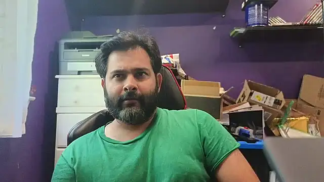 Snapshot of Sakhtlaundaz chatting on September 17, 5:14 pm Sakhtlaundaz online show from September 17, 5:14 pm