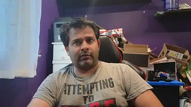 Snapshot of Sakhtlaundaz chatting on September 21, 9:49 pm Sakhtlaundaz online show from September 21, 9:49 pm