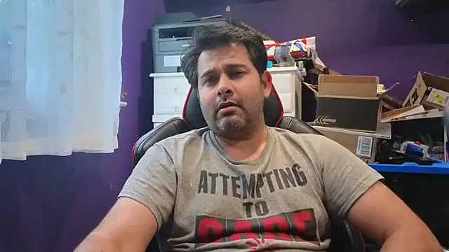 Snapshot of Sakhtlaundaz chatting on September 22, 8:55 pm Sakhtlaundaz online show from September 22, 8:55 pm