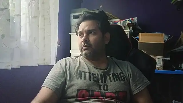 Snapshot of Sakhtlaundaz chatting on September 23, 8:12 pm Sakhtlaundaz online show from September 23, 8:12 pm