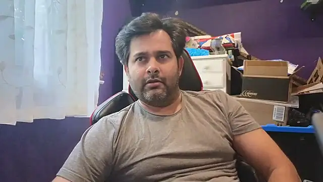 Snapshot of Sakhtlaundaz chatting on September 24, 8:12 pm Sakhtlaundaz online show from September 24, 8:12 pm