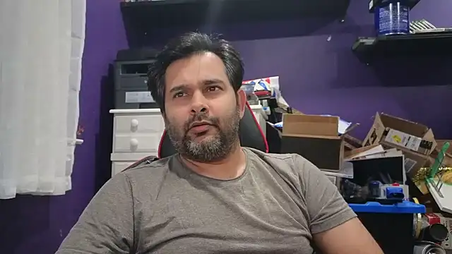 Snapshot of Sakhtlaundaz chatting on September 28, 4:07 am Sakhtlaundaz online show from September 28, 4:07 am