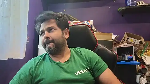 Snapshot of Sakhtlaundaz chatting on October 2, 2:02 pm Sakhtlaundaz online show from October 2, 2:02 pm