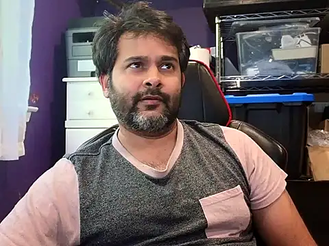 Snapshot of Sakhtlaundaz chatting on October 9, 7:45 pm Sakhtlaundaz online show from October 9, 7:45 pm