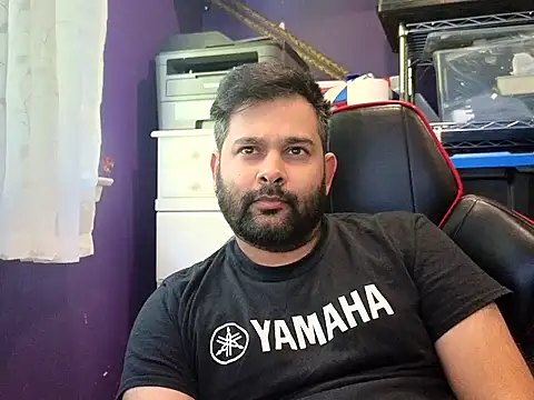 Snapshot of Sakhtlaundaz chatting on October 16, 1:45 pm Sakhtlaundaz online show from October 16, 1:45 pm