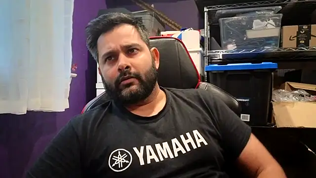 Snapshot of Sakhtlaundaz chatting on October 22, 8:52 pm Sakhtlaundaz online show from October 22, 8:52 pm