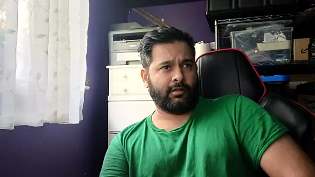 Snapshot of Sakhtlaundaz chatting on October 24, 2:57 pm Sakhtlaundaz online show from October 24, 2:57 pm