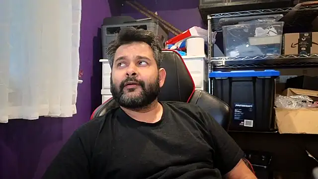 Snapshot of Sakhtlaundaz chatting on October 30, 9:04 pm Sakhtlaundaz online show from October 30, 9:04 pm