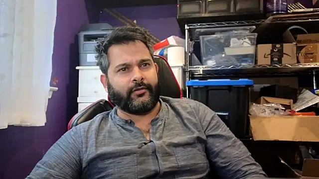 Snapshot of Sakhtlaundaz chatting on November 5, 3:12 pm Sakhtlaundaz online show from November 5, 3:12 pm