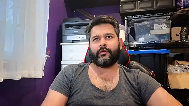 Snapshot of Sakhtlaundaz chatting on November 7, 3:23 pm Sakhtlaundaz online show from November 7, 3:23 pm