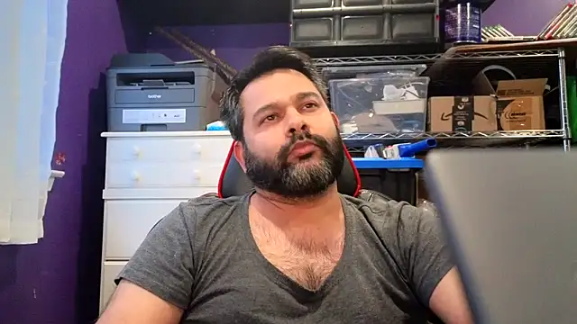 Snapshot of Sakhtlaundaz chatting on November 10, 12:48 pm Sakhtlaundaz online show from November 10, 12:48 pm