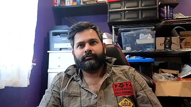 Snapshot of Sakhtlaundaz chatting on November 12, 2:50 pm Sakhtlaundaz online show from November 12, 2:50 pm