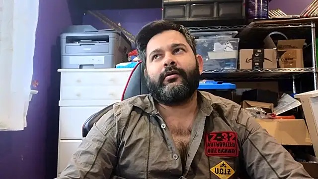 Snapshot of Sakhtlaundaz chatting on November 14, 3:00 pm Sakhtlaundaz online show from November 14, 3:00 pm